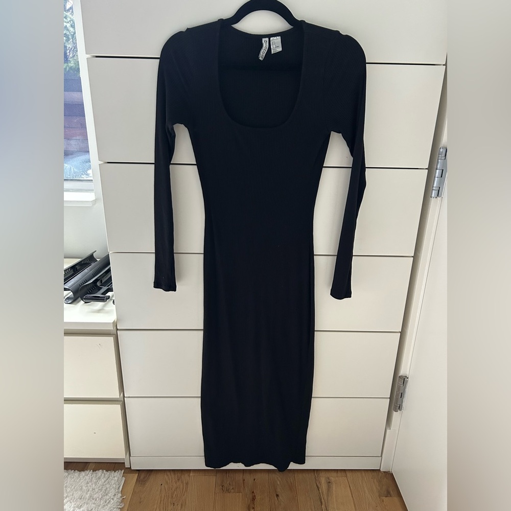 H&M BLACK MIDI DRESS